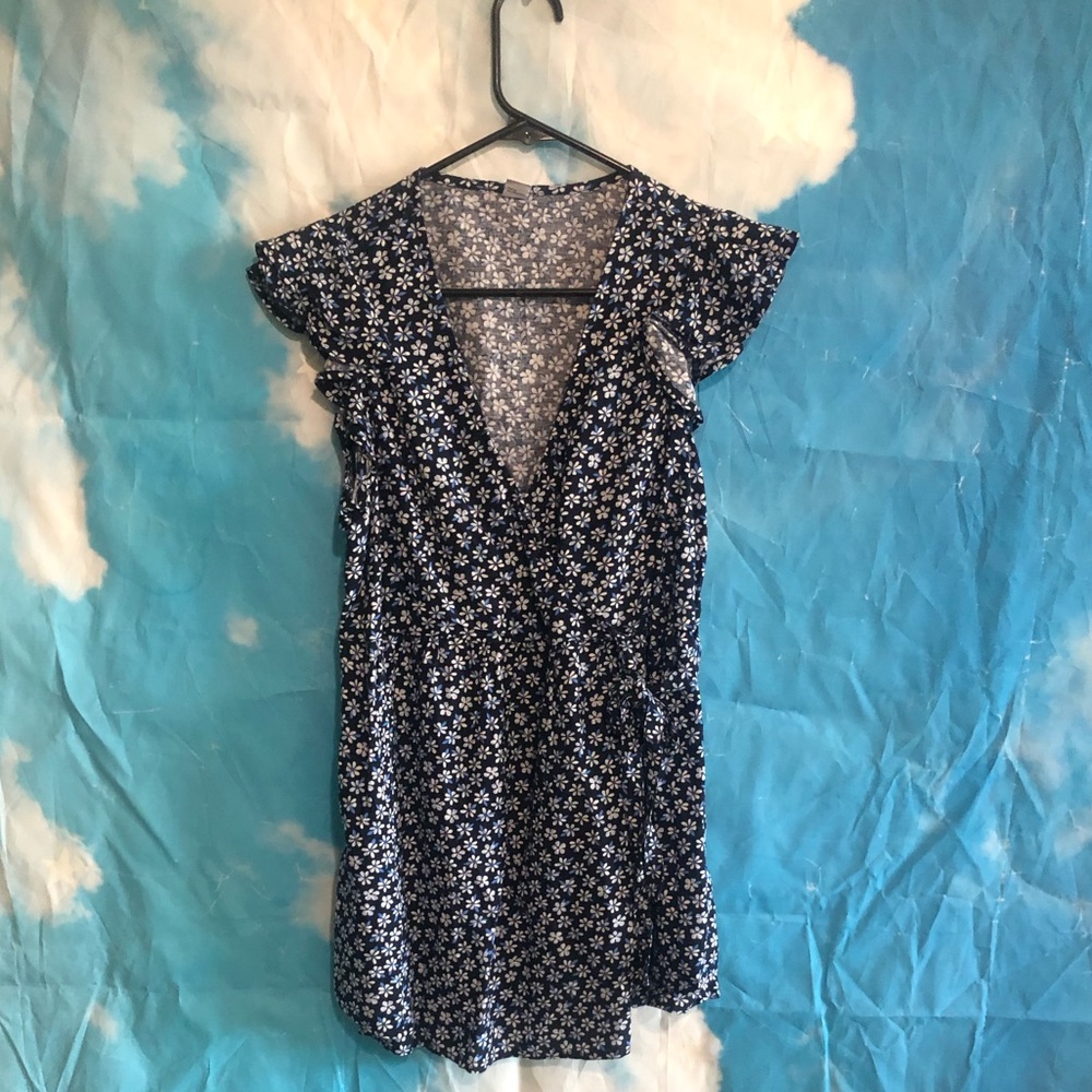 Maternity yet not…nice v neck short with floral print